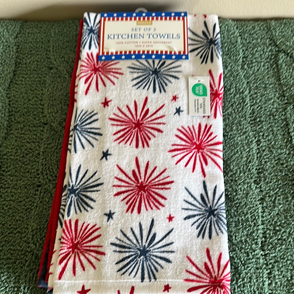 Envogue Fireworks 🧨 Kitchen Towels Americana 🇺🇸 Red White & Blue NEW!